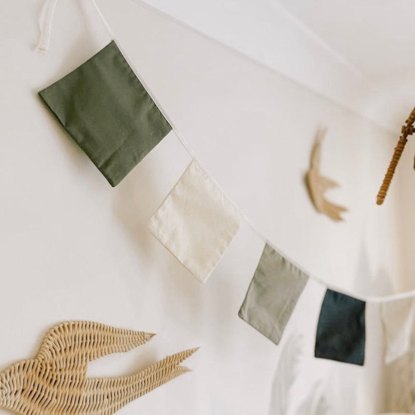 Green square kids bunting. Boys wall bunting. Green garland. Green square playroom bunting. Green and black garland. wall flags. Green wall decor. Boys Nursery bunting. Boys nursery garland. Nursery wall decor. Green nursery flags. Boys bedroom decor. Boys green and black bunting. Skater vibes boys decor. safari decor. jungle bedroom decor.