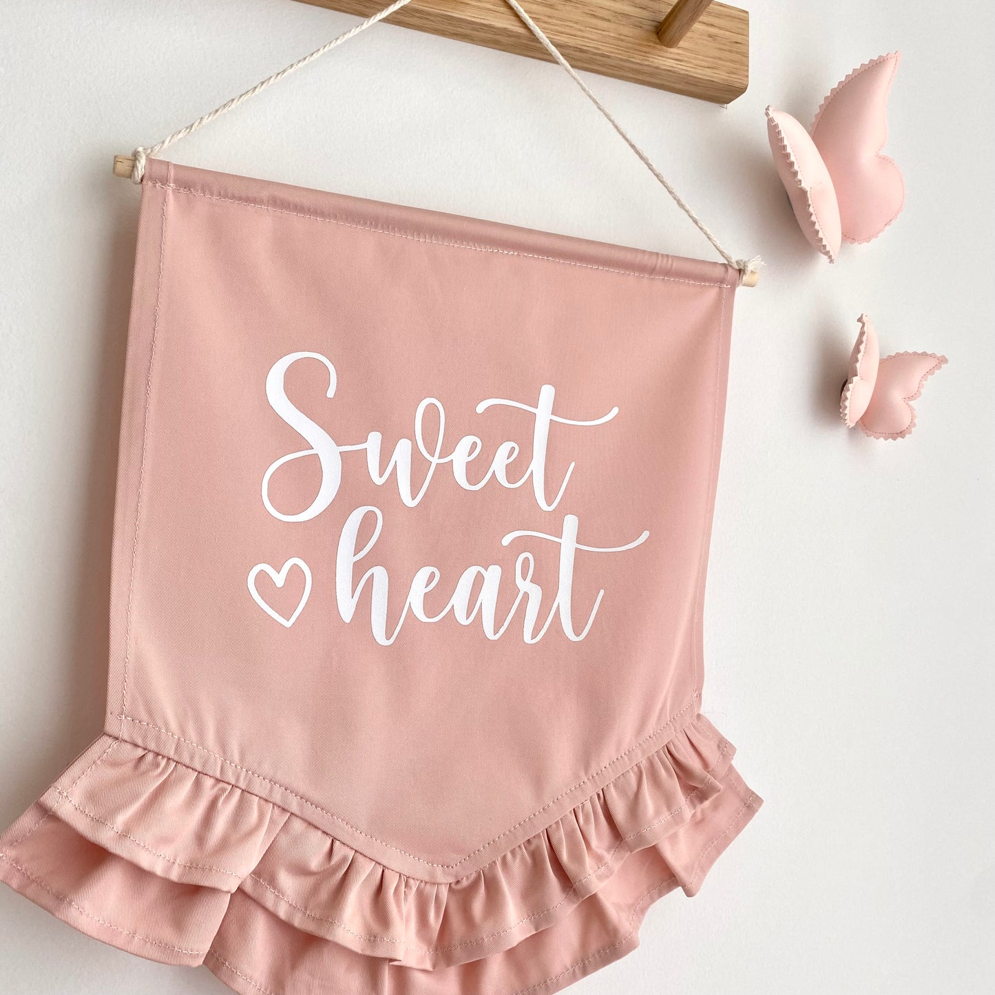 Sweet heart frill hanging banner ~ Petals pink