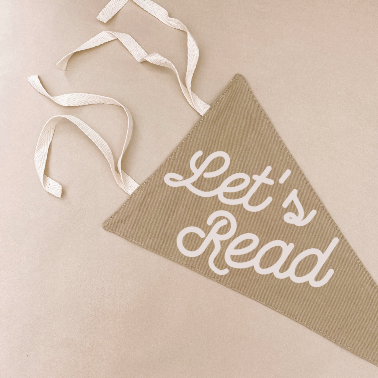 read pennant flag. lets read boys bedroom styling. lets read boys bedroom wall decor. read boys bedroom wall banner. read boys wall flag banner. Boys read bedroom inspo. boys bedroom decor ideas. boys nursery bedroom decor. read flag. lets read boys nursery room inspo. read pennant flag.