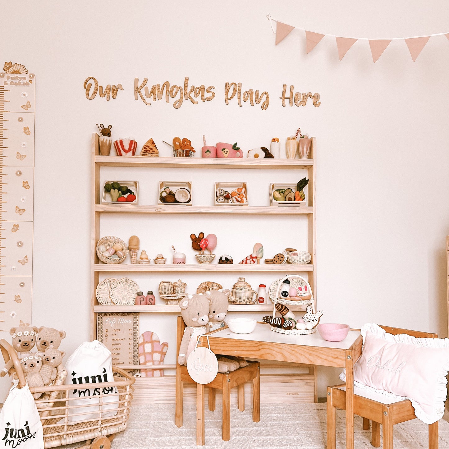 Pink girls triangle bunting. Girls wall bunting. Pink garland. Pink girls playroom bunting. Pastel pink garland. Baby pink wall flags. Pink wall decor. Girls Nursery bunting. Girls nursery garland. Nursery wall decor. Pink nursery flags.