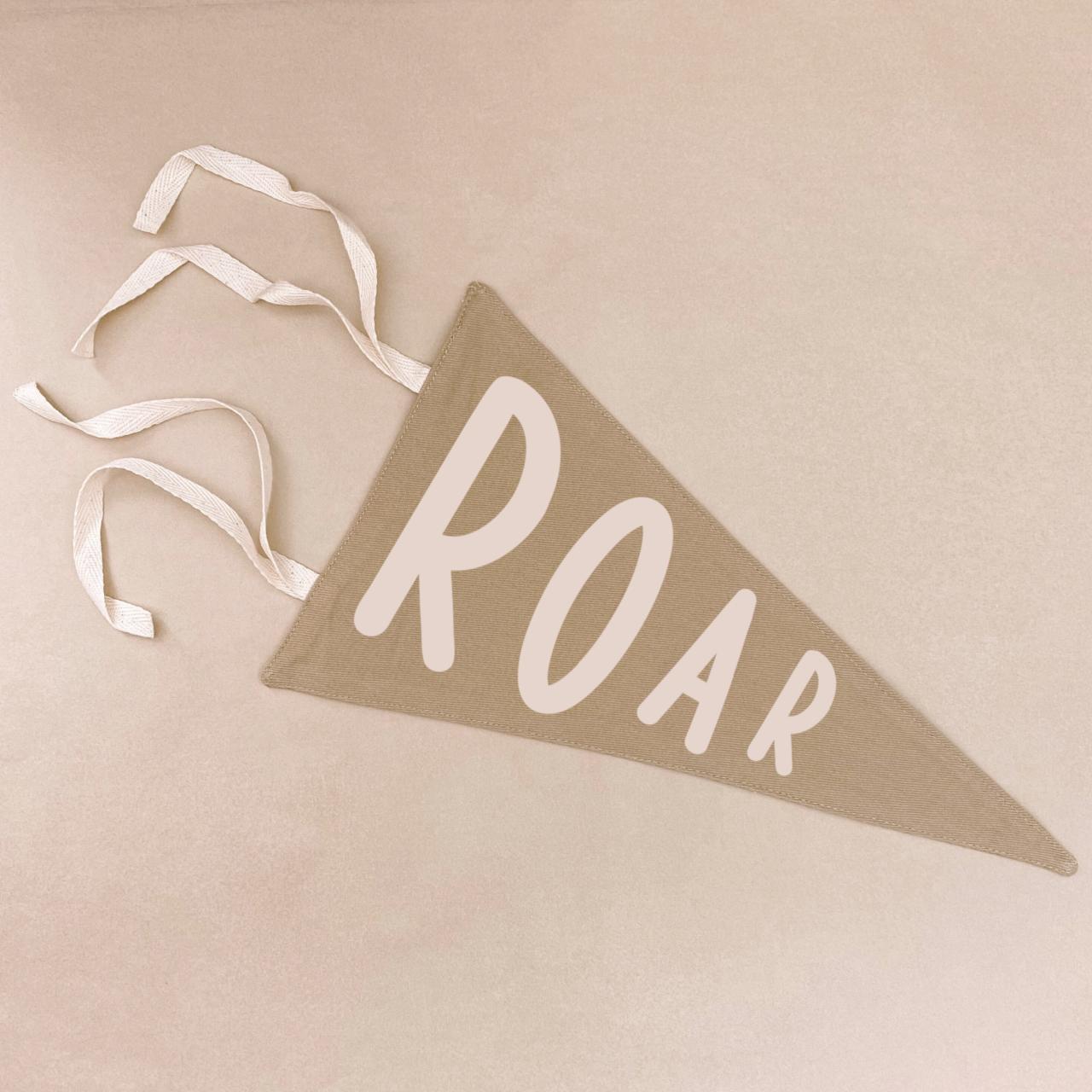 Roar tie up pennant flag / wall hanging