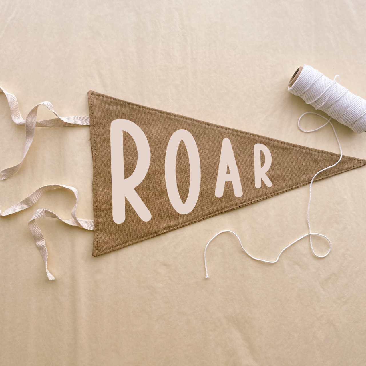 Roar tie up pennant flag / wall hanging