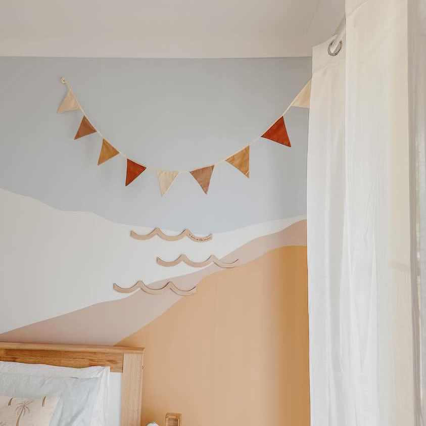 Bright triangle kids bunting. Boys wall bunting. Sunshine garland. Sunshine triangle playroom bunting. Warm tones garland. wall flags. Sunshine wall decor. Gender neutral Nursery bunting. nursery garland. Nursery wall decor. Sunshine nursery flags. Boys bedroom decor.