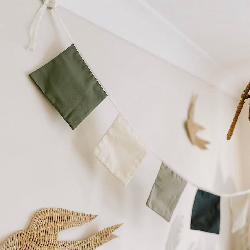 Green square kids bunting. Boys wall bunting. Green garland. Green square playroom bunting. Green and black garland. wall flags. Green wall decor. Boys Nursery bunting. Boys nursery garland. Nursery wall decor. Green nursery flags. Boys bedroom decor. Boys green and black bunting. Skater vibes boys decor. safari decor. jungle bedroom decor.