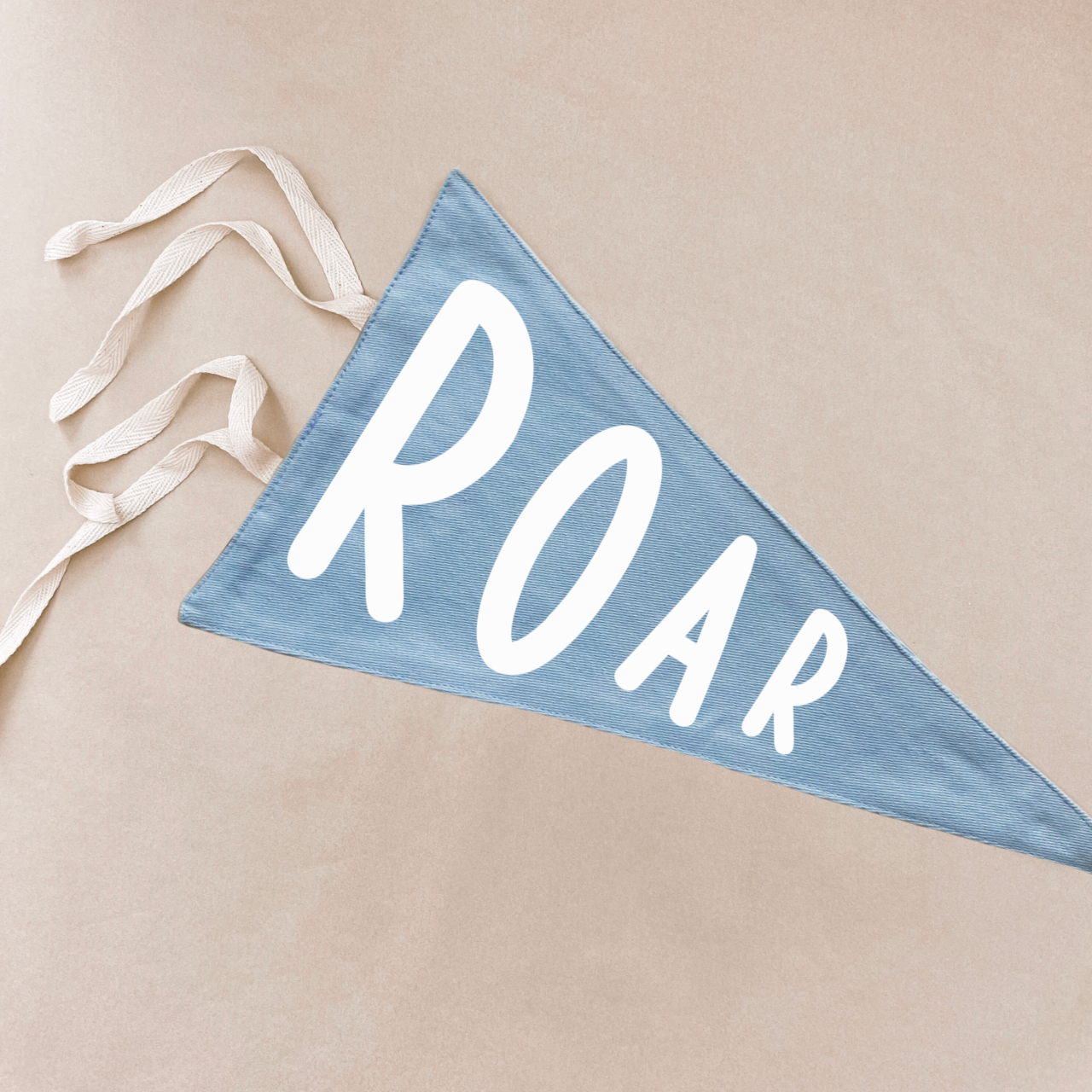 Roar tie up pennant flag / wall hanging