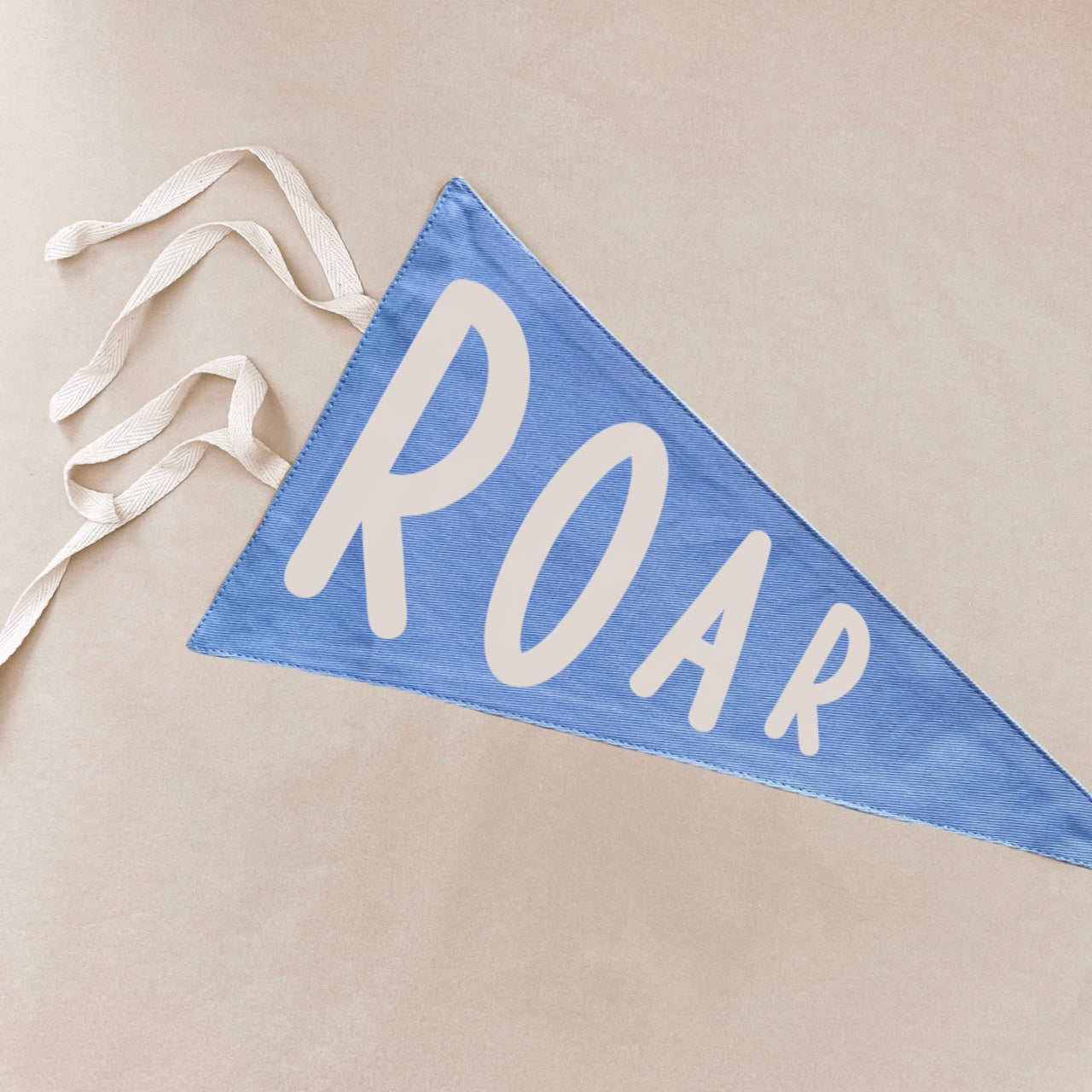 Roar tie up pennant flag / wall hanging