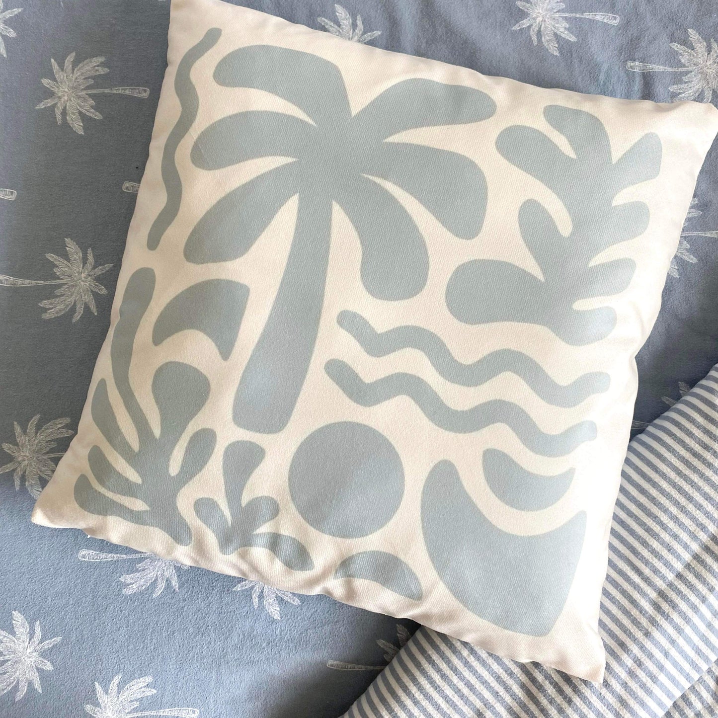 Surf boys bedroom cushion slip. Surf cushion cover. Boys surf themed cushion. Velour boys cushion cover. Coastal boys cushion. Coastal boys pillow. Coastal cushion cover. Beach boys bedding. Beach theme boys cushion. Beach cushion cover. Boys coastal bedroom decor. Boys beach throw cushion. Boys surf throw pillow. reef inspired cushion cover. ocean themed kids cushion. ocean boys bedding.