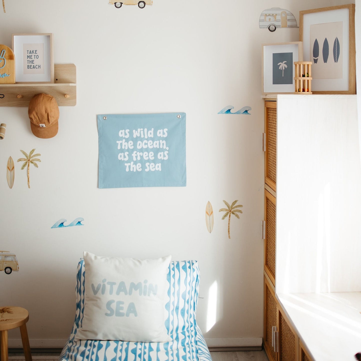 Surf Boys bedroom styling. Boys surf bedroom decor. Boys surf bedroom wall banner. Boys surf room inspo. Beach boys bedroom inspo. Beach boys bedroom ideas. Coastal boys bedroom banner. Boys wall banner. Ocean boys bedroom decor.