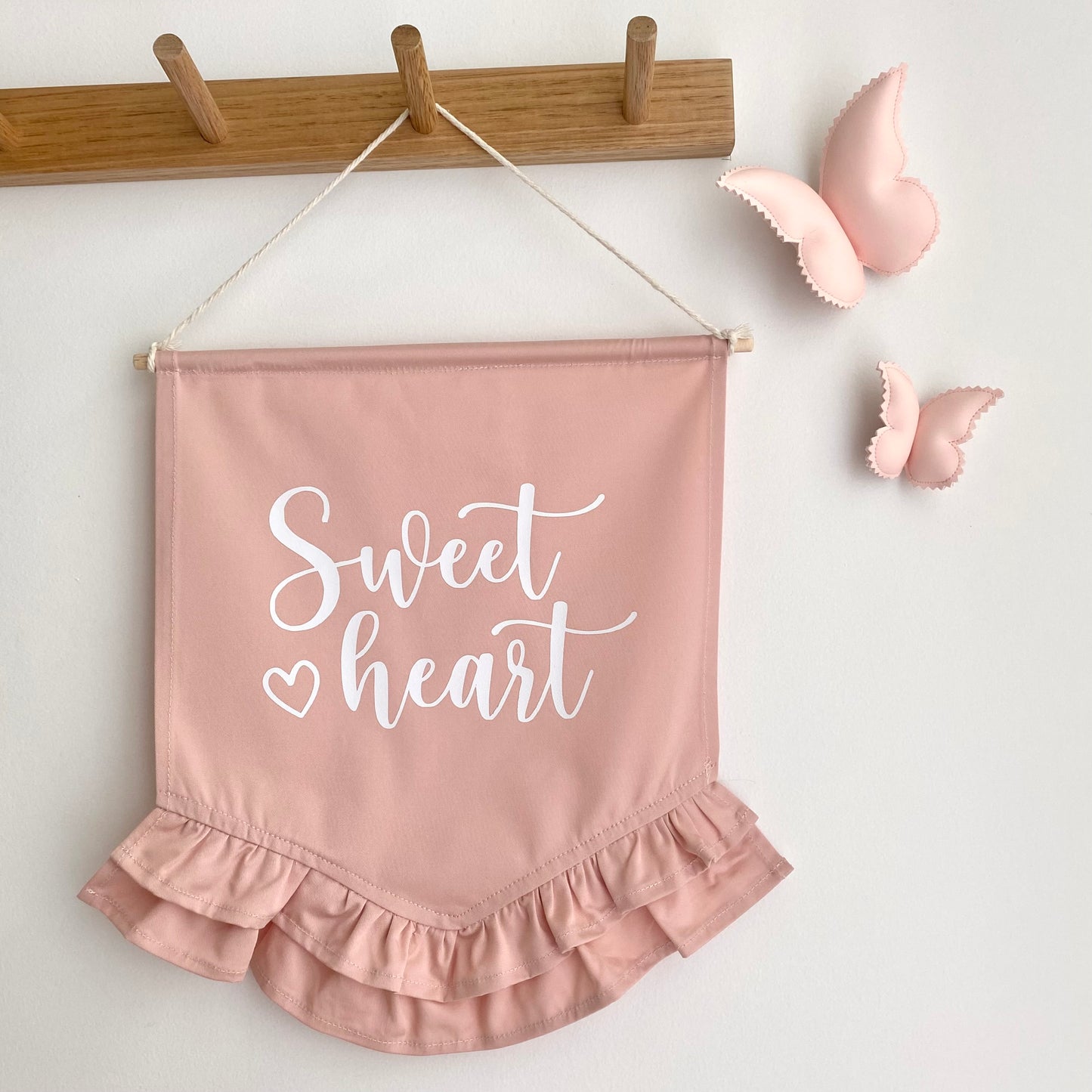 Sweet heart frill hanging banner ~ Petals pink