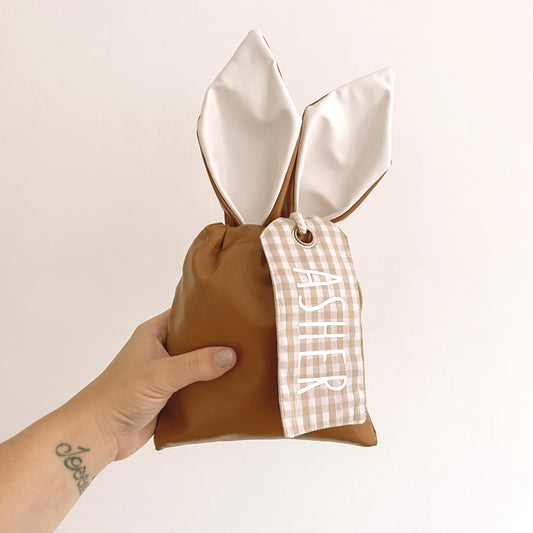 Personalised canvas gift tag. Personalised cotton gift tag. Custom gift tag. Fabric gift tag. Present name tag. Christmas personalised gift tag. Christmas name gift tag. Easter custom name tag. Easter personalised basket tag. Christmas sack name tag. Birthday personalised gift tag. Mother’s Day personalised name gift tag.