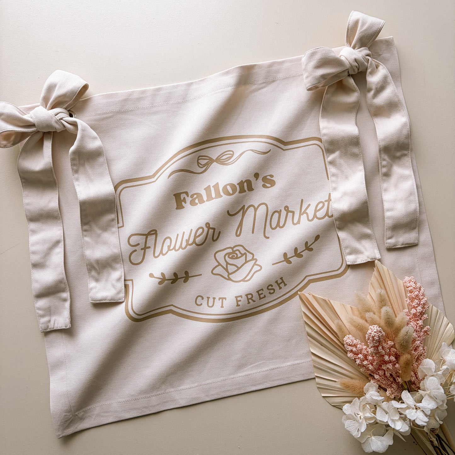 Personalised Neutral Flower Market Banner, Warm Sand Flower Market Banner, Neutral Flower Market Banner, Personalised Flower Market Banner, Flower Market Banner, Flower Market Banner with Bows, Removable Bow Banner, Personalised Bow Banner, Kids Flower Market, Girls Flower Market, Flower Shop Sign, Kids Flower Shop, Pretend Flower Shop, Neutral Flower Shop Decor, Play Market Decor, Kids Market Stall Decor, Flower Market Stall, Play Shop Decor, Pretend Play Decor, Imaginative Play Decor, Cubby House Decor,