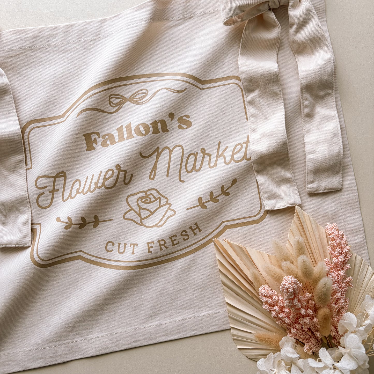 Personalised Neutral Flower Market Banner, Warm Sand Flower Market Banner, Neutral Flower Market Banner, Personalised Flower Market Banner, Flower Market Banner, Flower Market Banner with Bows, Removable Bow Banner, Personalised Bow Banner, Kids Flower Market, Girls Flower Market, Flower Shop Sign, Kids Flower Shop, Pretend Flower Shop, Neutral Flower Shop Decor, Play Market Decor, Kids Market Stall Decor, Flower Market Stall, Play Shop Decor, Pretend Play Decor, Imaginative Play Decor, Cubby House Decor,