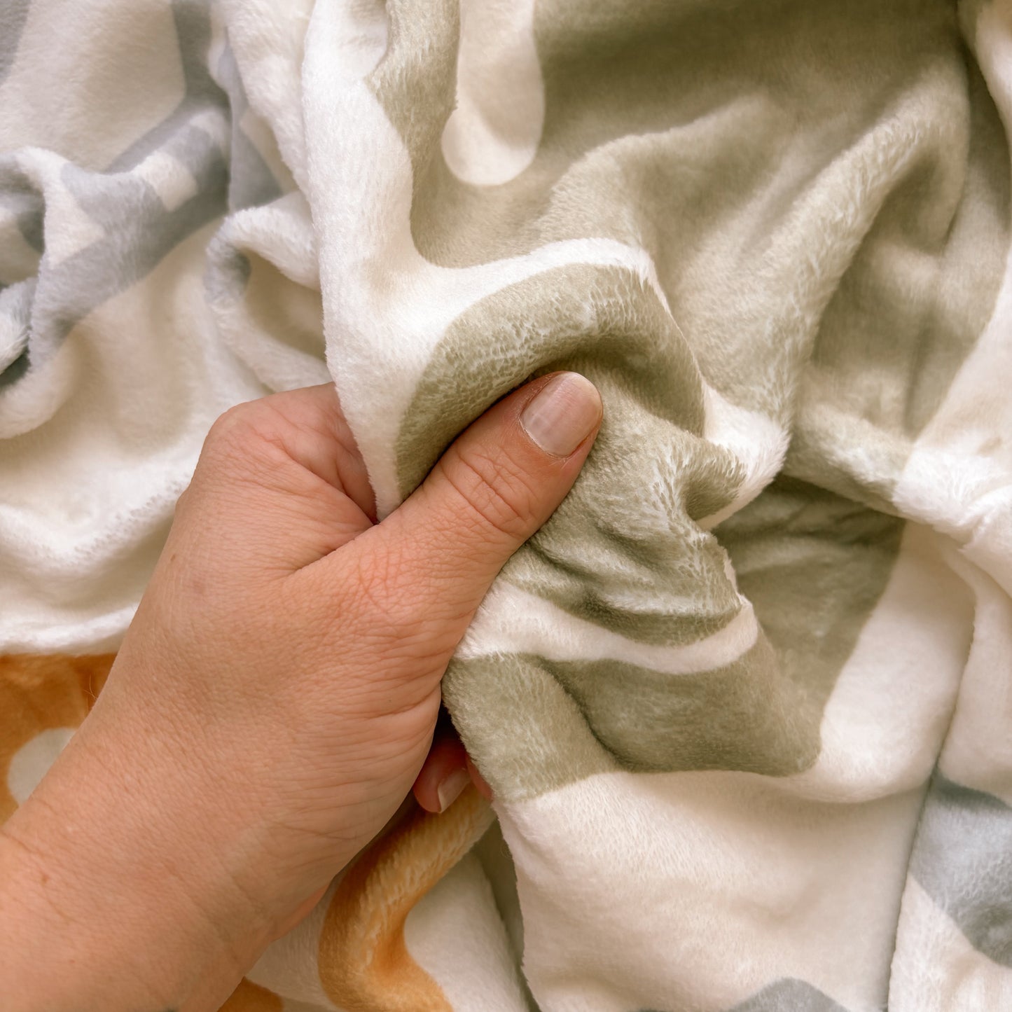 Easy Days plush blanket. Boys coastal blanket. Surf kids blanket. Boys bedroom decor. Coastal boys bedroom styling. Kids surf bedroom decor. Beachy boys room. Boys reading nook decor. Plush kids throw blanket. Boys bedding Australia. Coastal kids decor. Boys snuggle blanket. Rental friendly kids decor. Boys room inspo. Surfy bedroom styling.