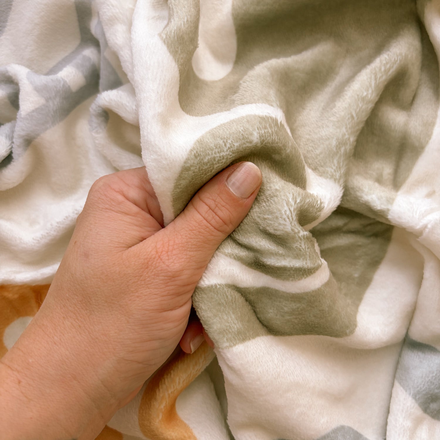 Easy Days plush blanket. Boys coastal blanket. Surf kids blanket. Boys bedroom decor. Coastal boys bedroom styling. Kids surf bedroom decor. Beachy boys room. Boys reading nook decor. Plush kids throw blanket. Boys bedding Australia. Coastal kids decor. Boys snuggle blanket. Rental friendly kids decor. Boys room inspo. Surfy bedroom styling.