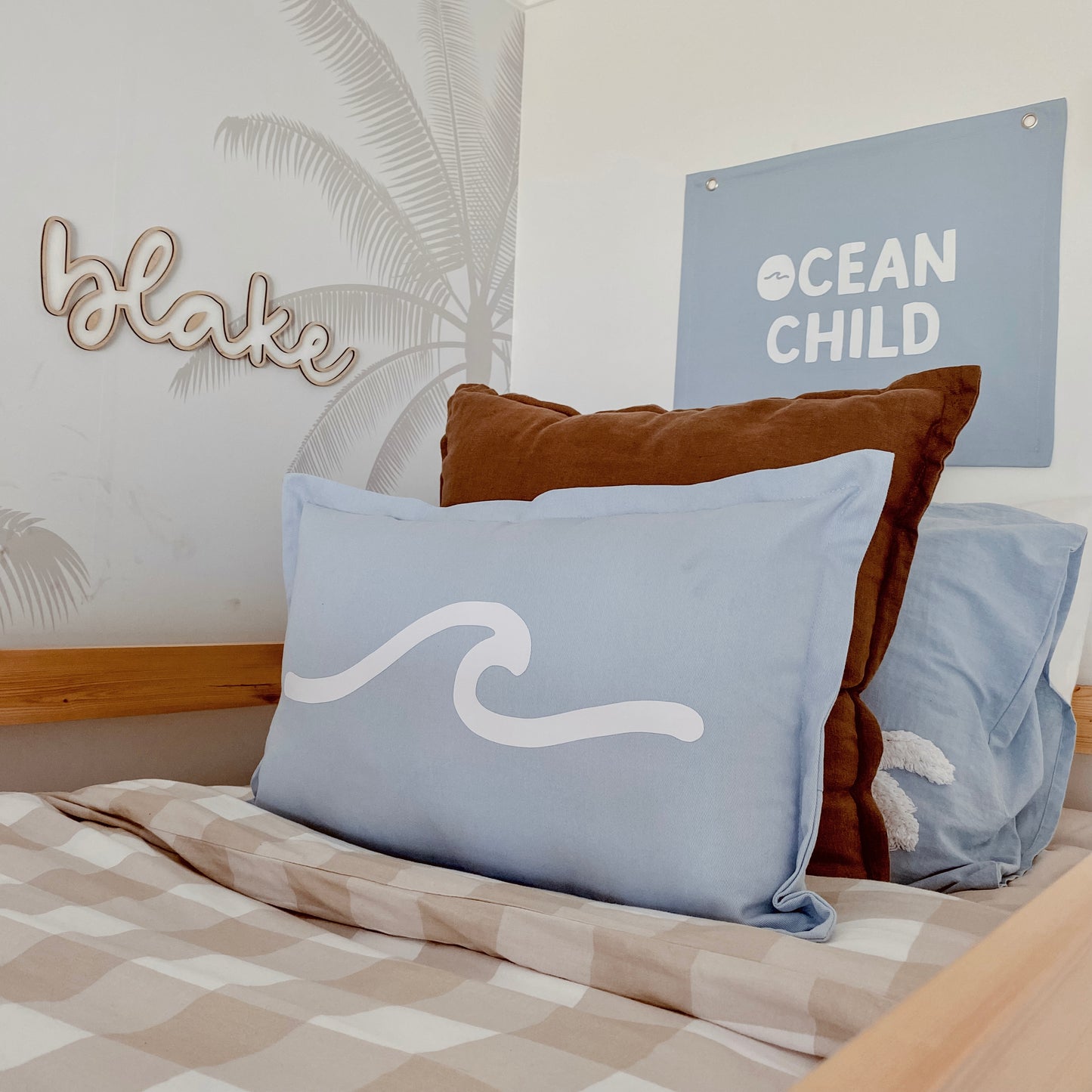 Sole wave oblong cushion & insert