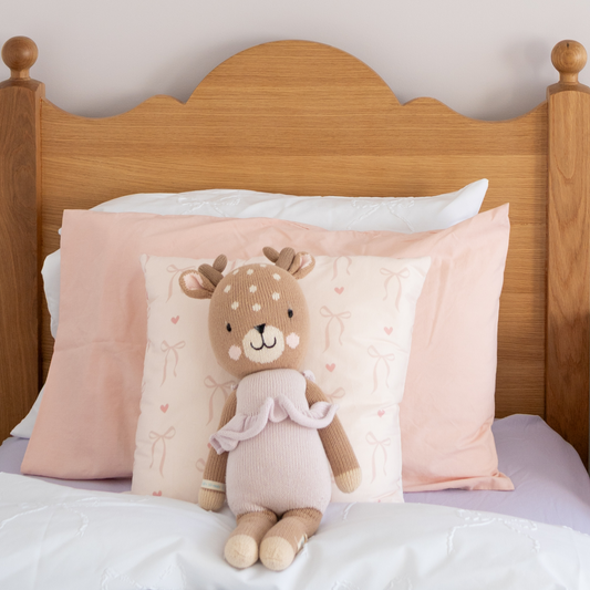 Bows cushion slip / cushion cover ~ primrose