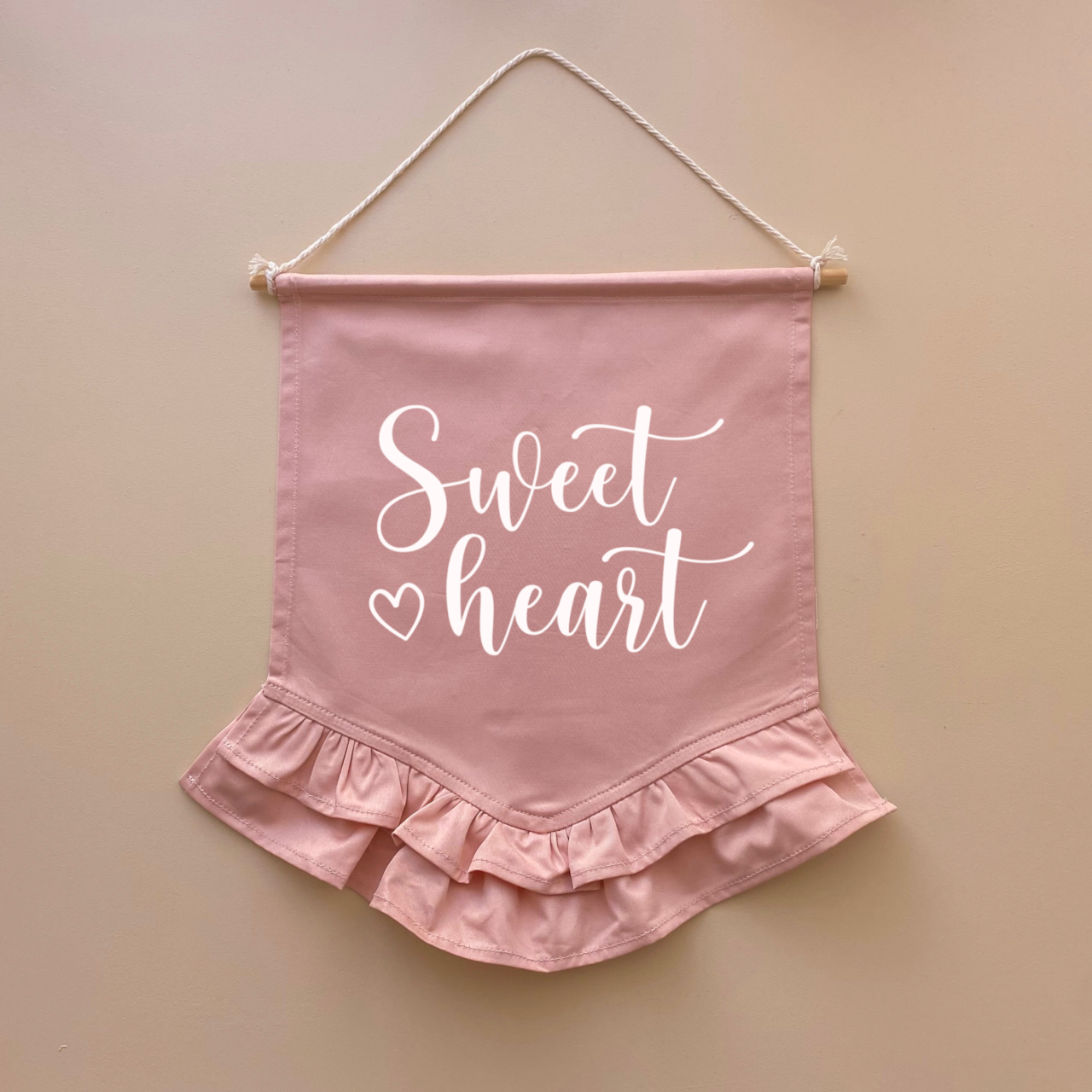 Sweet heart frill hanging banner ~ Petals pink