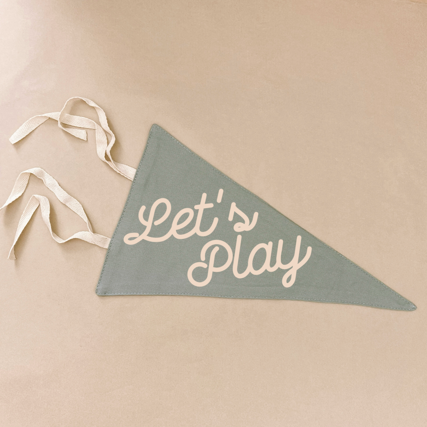 Let’s play tie up pennant ~ Pistachio ~ Sale