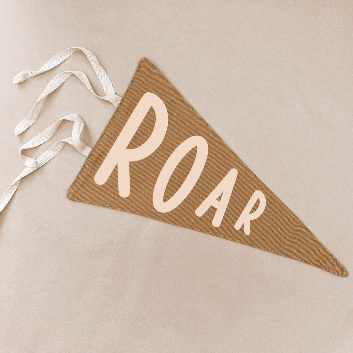 Roar tie up pennant ~ Caramel ~ Sale